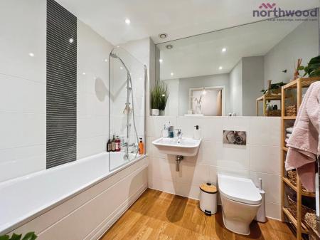 2 bedroom Flat to let in College Street, Southampton, SO14