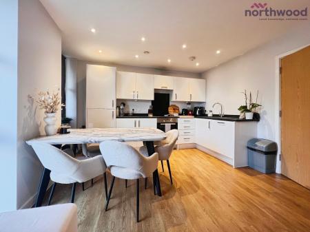 2 bedroom Flat to let in College Street, Southampton, SO14