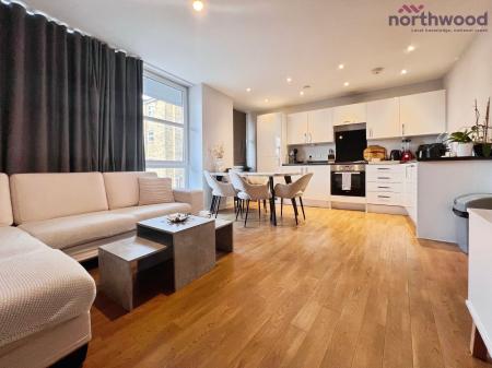 2 bedroom Flat to let in College Street, Southampton, SO14