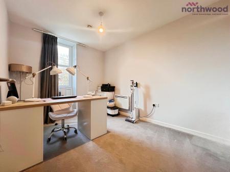 2 bedroom Flat to let in College Street, Southampton, SO14