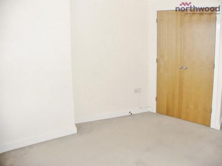 2 bedroom Flat to let in Hawkes House, SO14