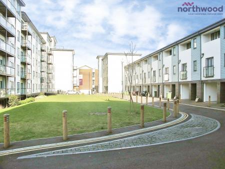 2 bedroom Flat to let in Hawkes House, SO14