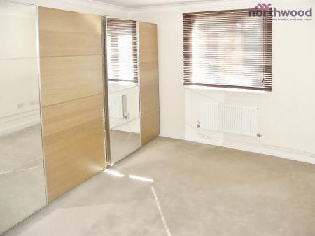 2 bedroom Flat to let in Hawkes House, SO14