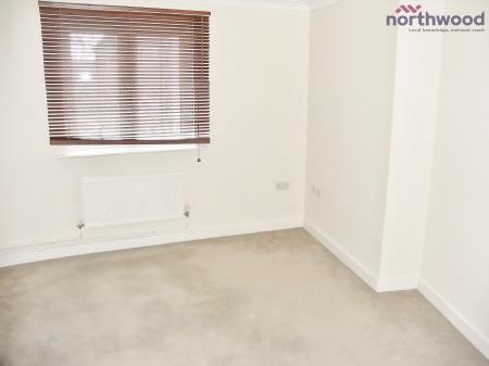 2 bedroom Flat to let in Hawkes House, SO14
