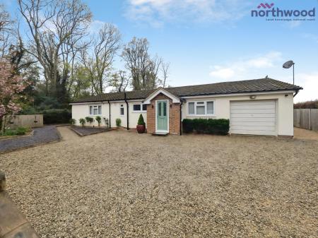 3 bedroom Bungalow to let in Common Road, Whiteparish, SP5