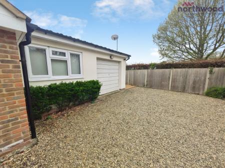 3 bedroom Bungalow to let in Common Road, Whiteparish, SP5