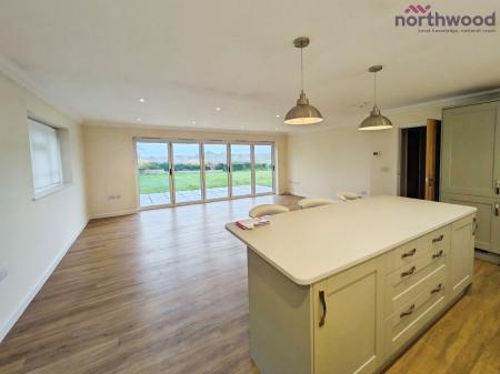 3 bedroom Bungalow to let in Common Road, Whiteparish, SP5