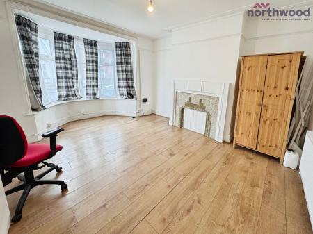 4 bedroom Terraced House to let in Padwell Road, SO14