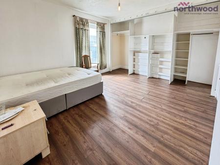 4 bedroom Terraced House to let in Padwell Road, SO14