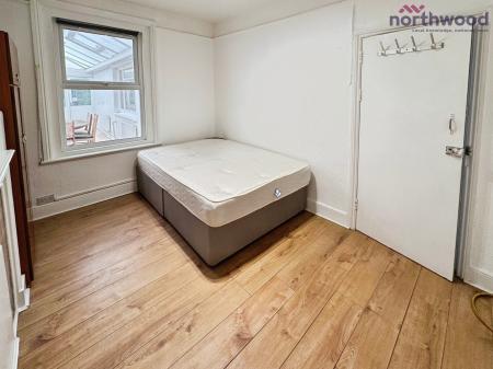 4 bedroom Terraced House to let in Padwell Road, SO14