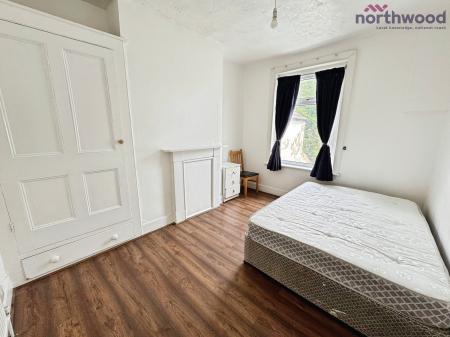 4 bedroom Terraced House to let in Padwell Road, SO14