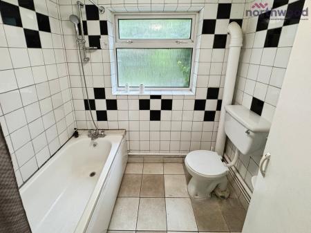 4 bedroom Terraced House to let in Padwell Road, SO14