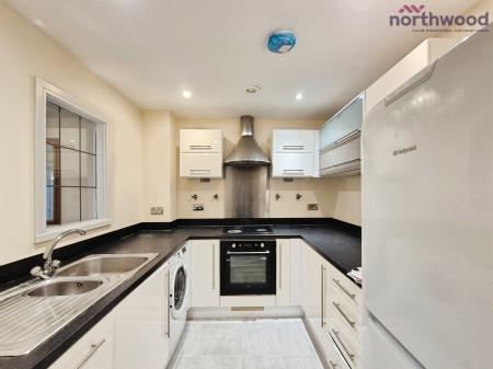 2 bedroom Flat to let in Orchard Place, Ocean Village, Southampton, SO14