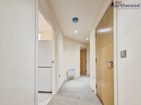 2 bedroom Flat to let in Orchard Place, Ocean Village, Southampton, SO14