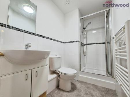 2 bedroom Flat to let in Orchard Place, Ocean Village, Southampton, SO14