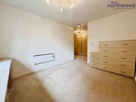 2 bedroom Flat to let in Ashdown House, Chandlers Ford, SO53