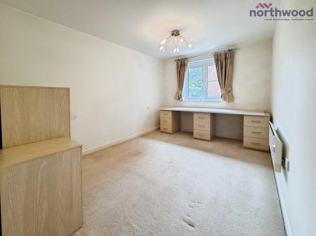 2 bedroom Flat to let in Ashdown House, Chandlers Ford, SO53