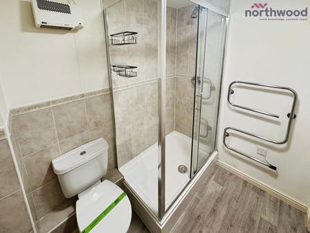 2 bedroom Flat to let in Ashdown House, Chandlers Ford, SO53