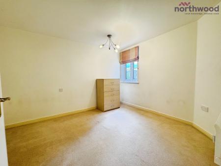 2 bedroom Flat to let in Ashdown House, Chandlers Ford, SO53