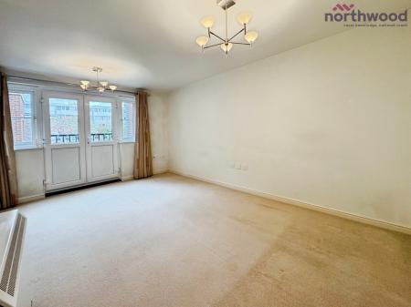 2 bedroom Flat to let in Ashdown House, Chandlers Ford, SO53