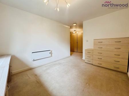 2 bedroom Flat to let in Ashdown House, Chandlers Ford, SO53