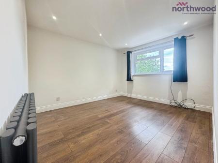 3 bedroom Semi-detached house to let in Goodwood Gardens, Totton, SO40