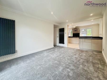 3 bedroom Semi-detached house to let in Goodwood Gardens, Totton, SO40