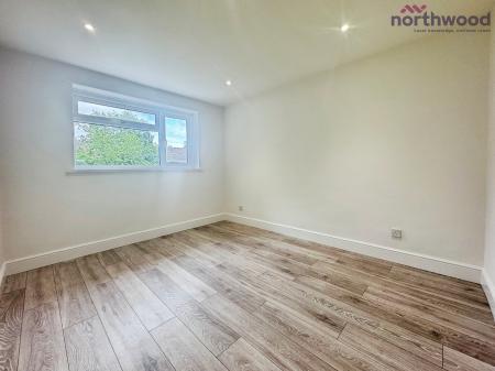 3 bedroom Semi-detached house to let in Goodwood Gardens, Totton, SO40