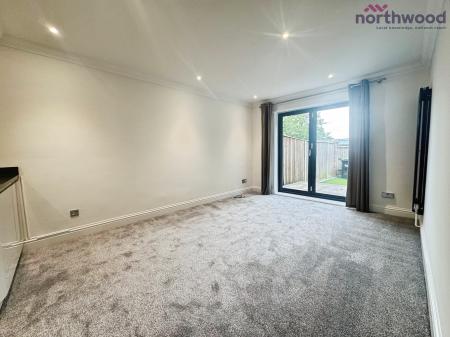3 bedroom Semi-detached house to let in Goodwood Gardens, Totton, SO40