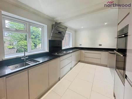 3 bedroom Semi-detached house to let in Goodwood Gardens, Totton, SO40