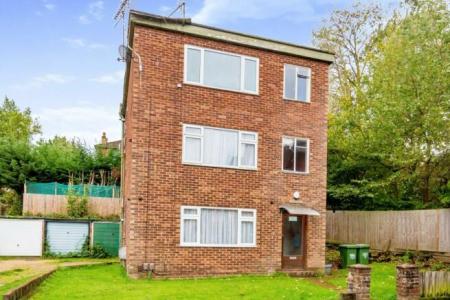 1 bedroom Flat to let in Thackeray Court, Portswood, SO17