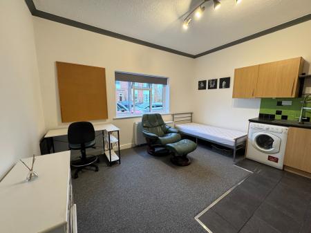 1 bedroom Studio flat to let in Portswood Road, SO17