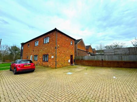 1 bedroom Studio flat to let in Portswood Road, SO17