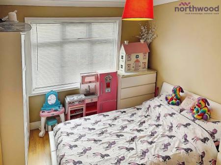 3 bedroom Semi-detached house to let in Prince Of Wales Avenue, Regents Park, Southampton, SO15
