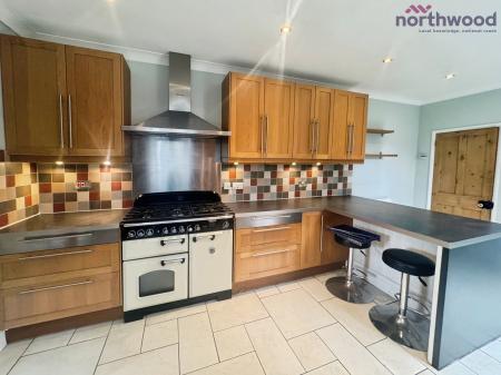 3 bedroom Detached house to let in Shirley Park Road, SO16