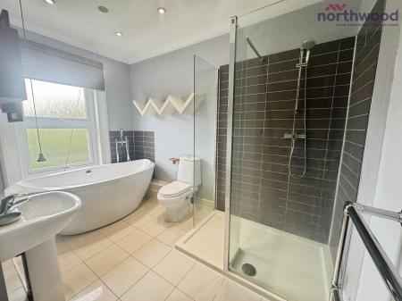 3 bedroom Detached house to let in Shirley Park Road, SO16