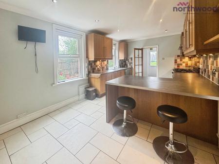 3 bedroom Detached house to let in Shirley Park Road, SO16