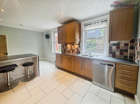 3 bedroom Detached house to let in Shirley Park Road, SO16
