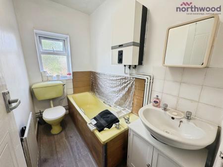 2 bedroom Flat to let in Winchester Road, Shirley, SO16