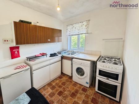 2 bedroom Flat to let in Winchester Road, Shirley, SO16