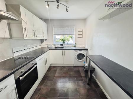 1 bedroom Ground floor flat to let in Oakhill Close, Chandlers Ford, SO53