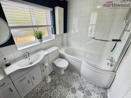 1 bedroom Ground floor flat to let in Oakhill Close, Chandlers Ford, SO53