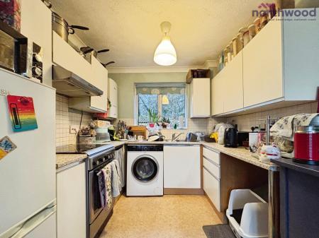 2 bedroom Maisonette to let in Alder Close, Dibden Purlieu, SO45