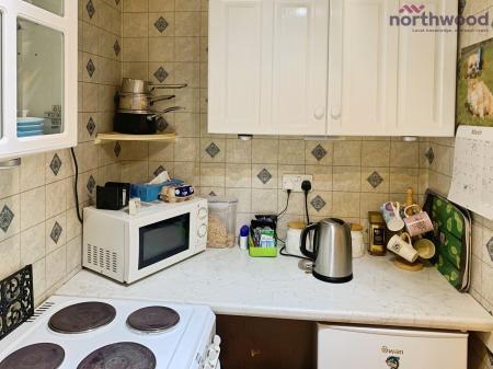 1 bedroom Flat to let in Beatty Court, Anson Drive