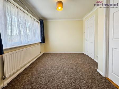 2 bedroom Semi-detached house to let in Millbrook Road East, SO15