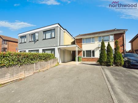 2 bedroom Semi-detached house to let in Millbrook Road East, SO15
