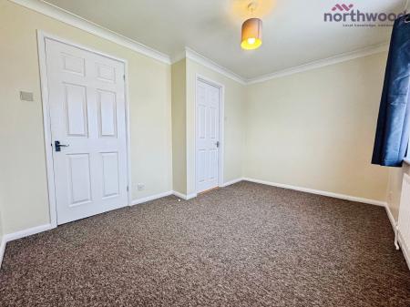 2 bedroom Semi-detached house to let in Millbrook Road East, SO15