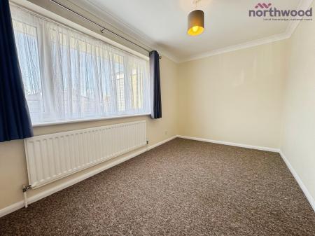 2 bedroom Semi-detached house to let in Millbrook Road East, SO15