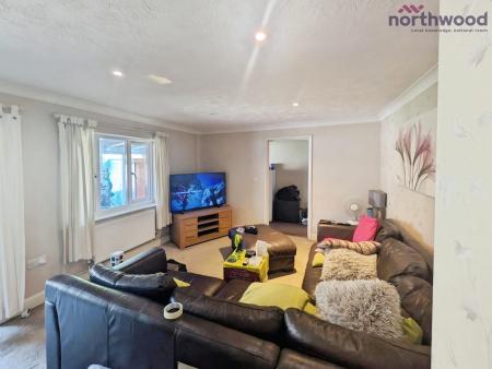 3 bedroom Terraced House to let in Colburn Close, Southampton, SO16