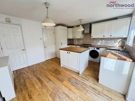 3 bedroom Terraced House to let in Churchward Gardens, Hedge End, Southampton, SO30